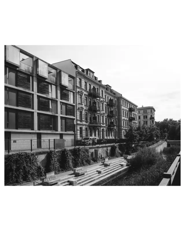 Mixed architecture in the city.
