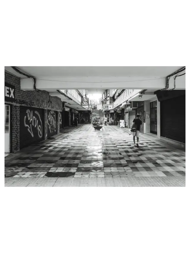 #leica #leicaq2 #streetphoto
